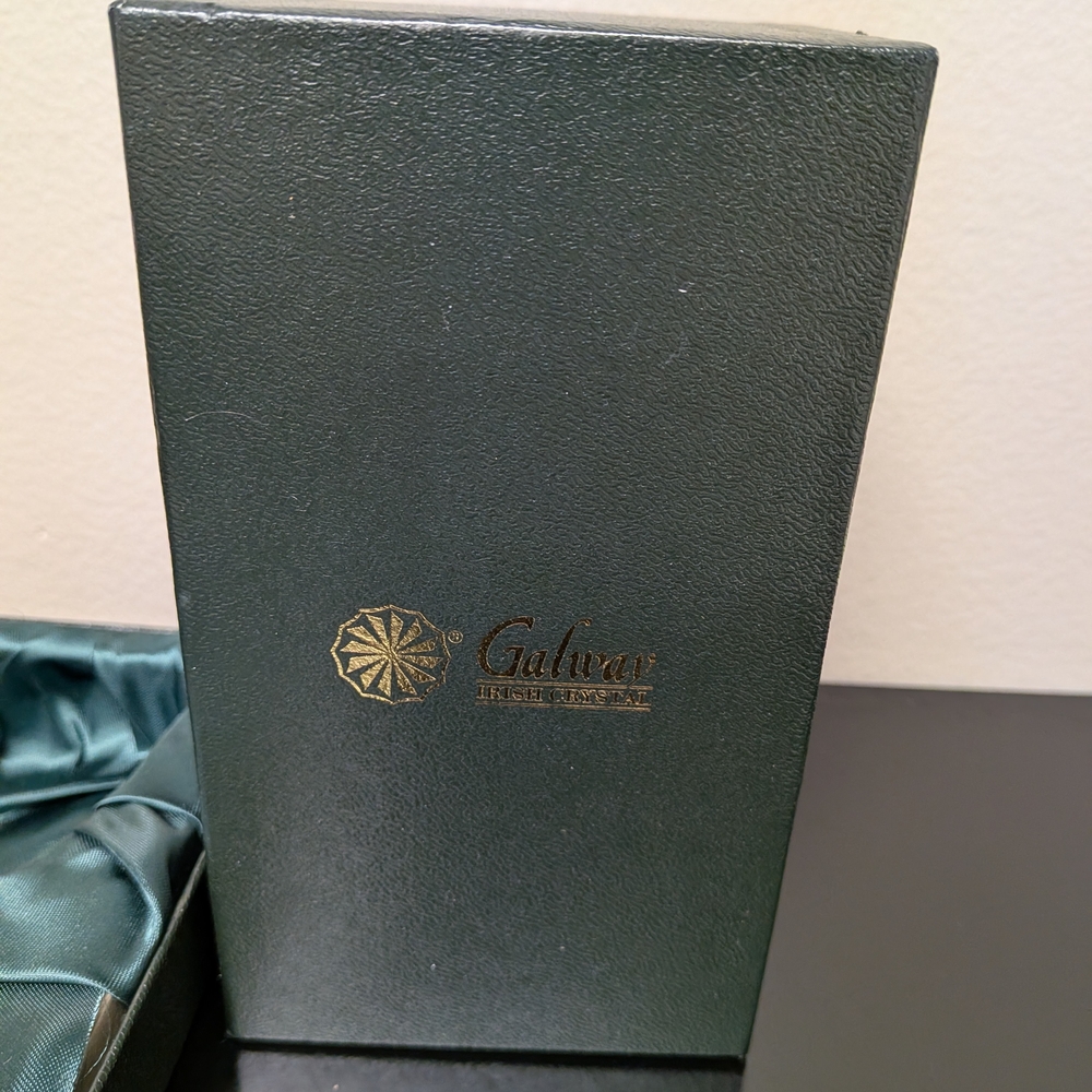 Galway Crystal Bell with Original Box - Picture 6 of 8